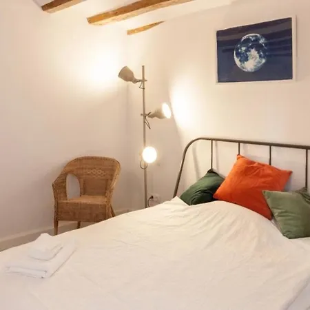 Modern Ramblas Apartment *
