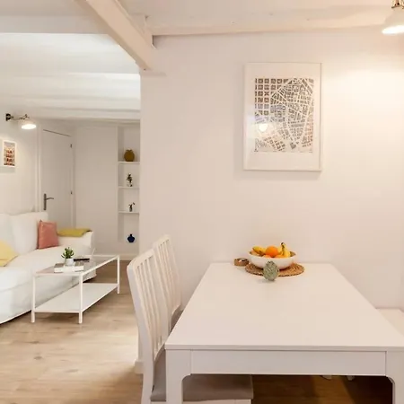 Modern Ramblas Apartment Barcelona
